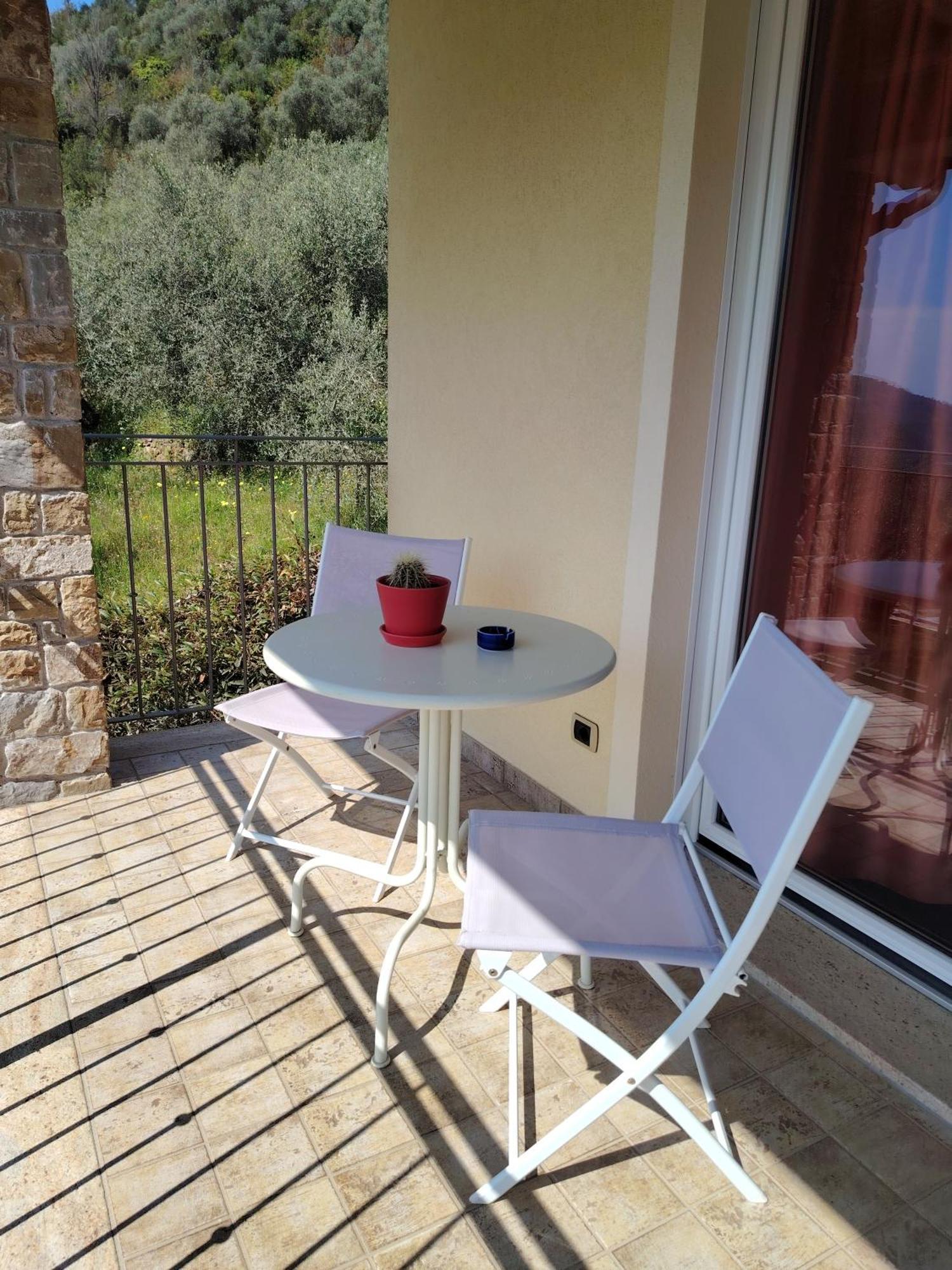 La Cicala Stonata Bed & Breakfast Dolceacqua Exterior foto